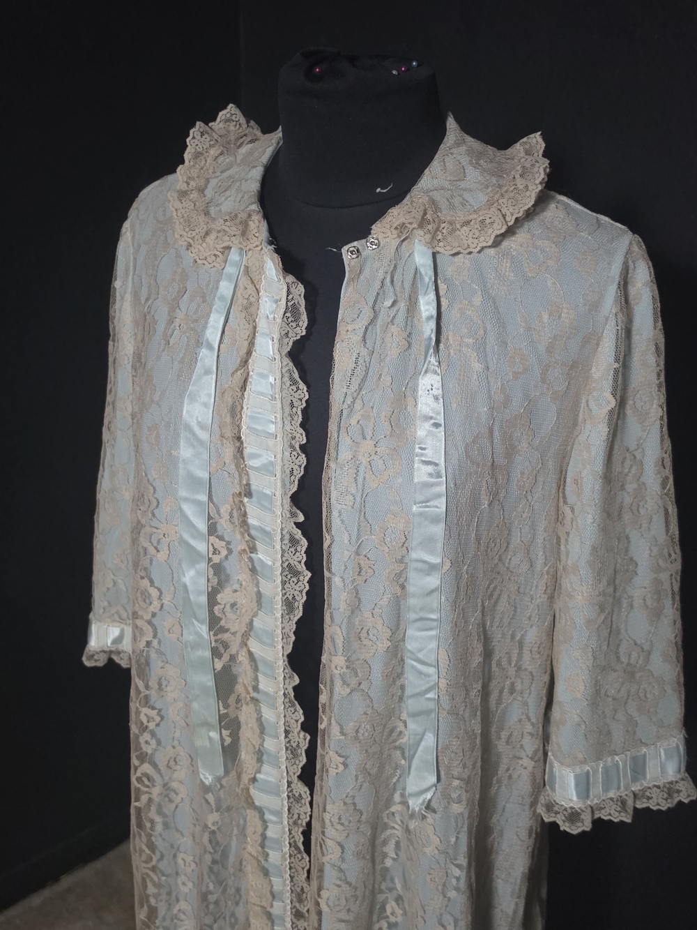 Odette Barsa Lace Peignoir Robe with Satin Trim - Beige